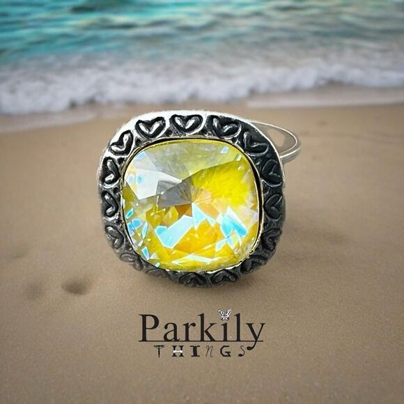 Handcrafted sparkly ring made with Swarovski crystal adjustable fit - Picture 1 of 8